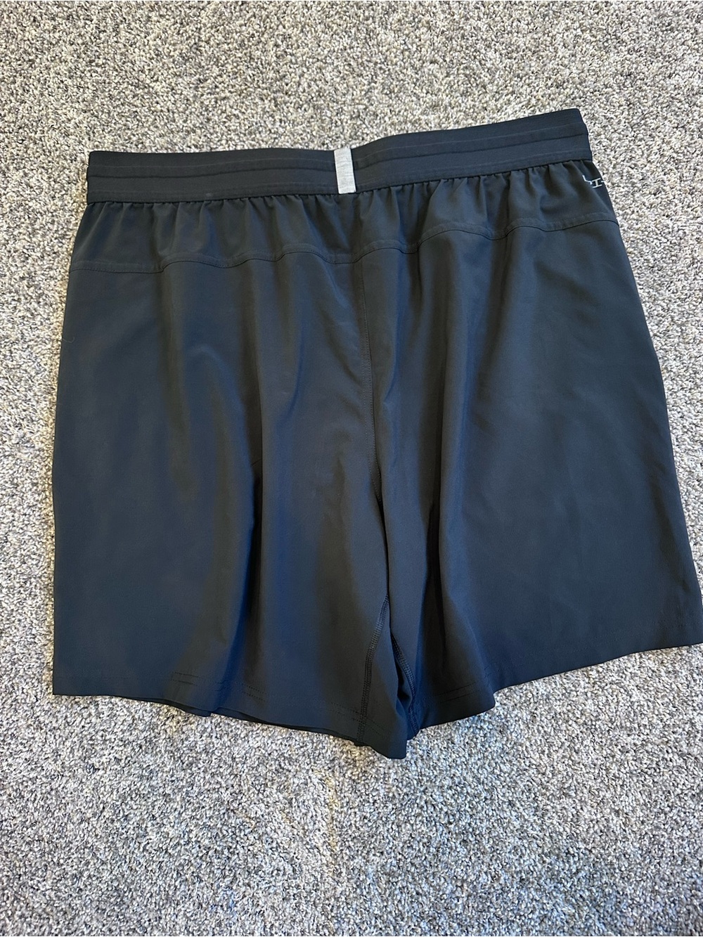 Nike Men’s Black Athletic Shorts with Yellow Swoosh and Oregon Ducks Logo - Picture 7 of 7